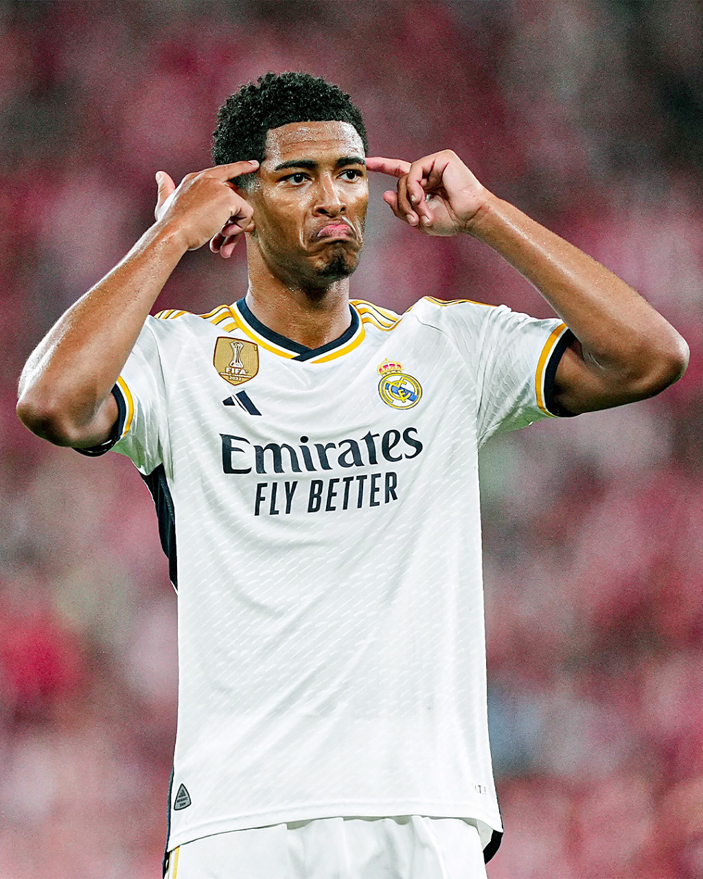 德国杯战报：昂达夫破门，斯图加特2-0十人波鸿（德国杯：昂达夫建功，斯图加特2-0击败十人波鸿）