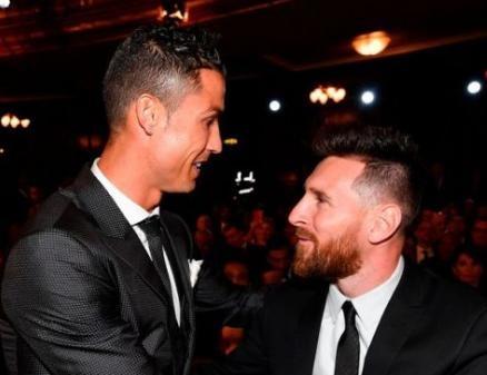 2025／26赛季英超：斯洛特公布利物浦伤病名单，后防线惨不忍睹（英超2025／26赛季：斯洛特发布利物浦伤情名单，后防线告急）