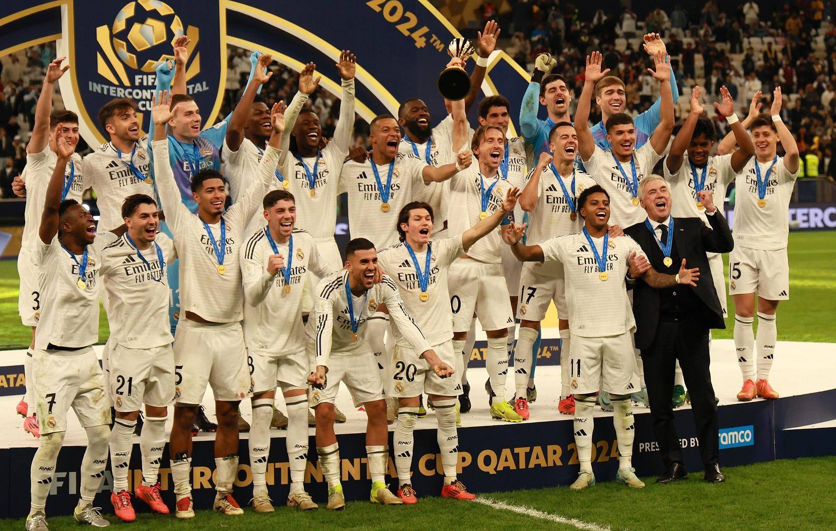 转会价8千万！罗马诺：曼联将让桑乔自由身离队（罗马诺：曼联将放桑乔自由离队，此前转会标价8000万）