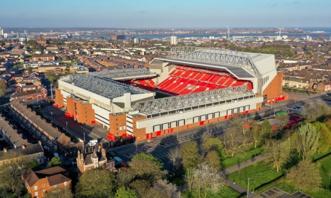 都体：尤文要求斯帕莱蒂遵守正装规定，比赛时不可以穿运动服