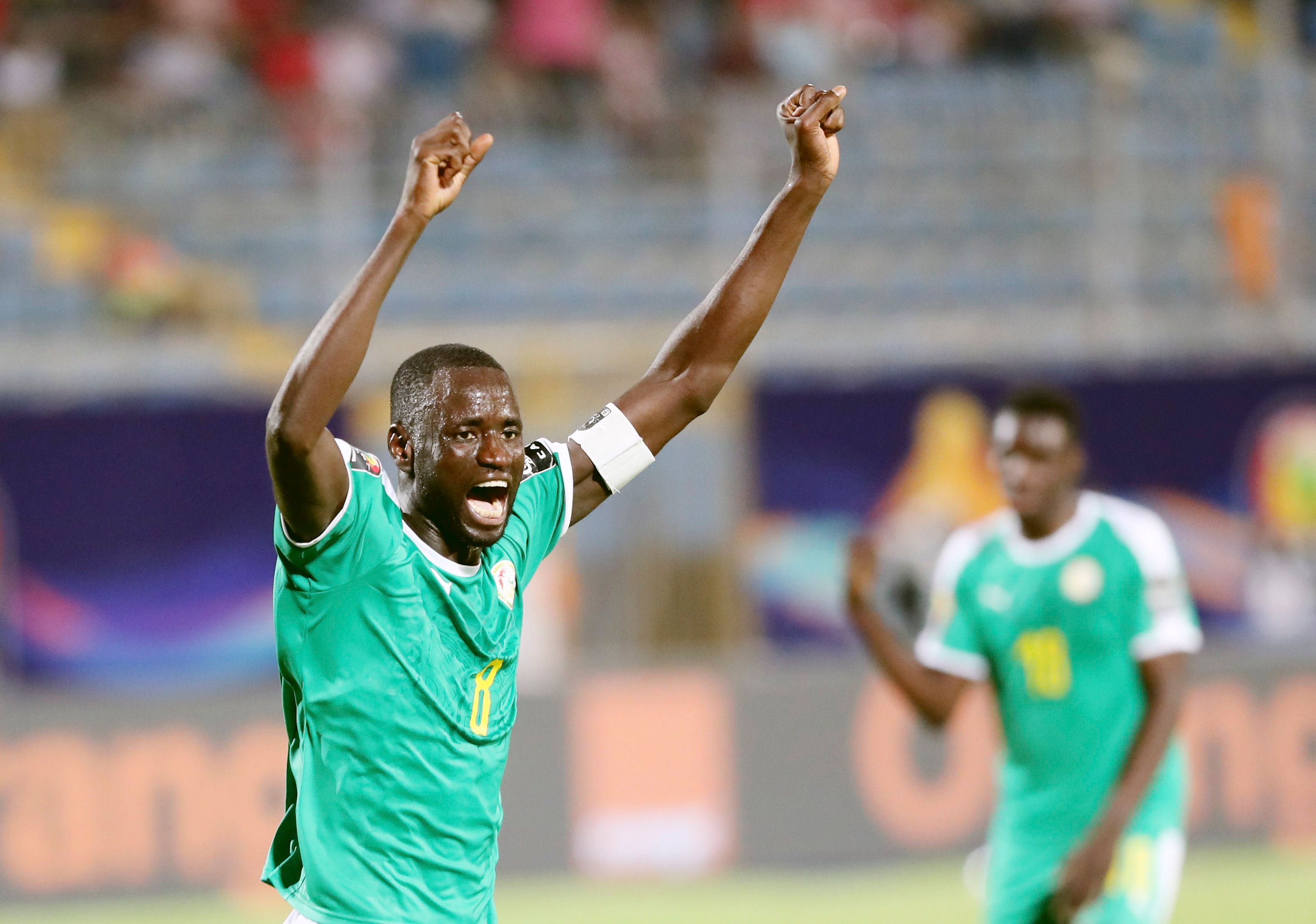 暂停关闭皮斯胡安球场，塞维利亚足球俱乐部坚决反对不公平处罚（皮斯胡安球场遭暂时关闭，塞维利亚俱乐部强烈反对不公正处罚）