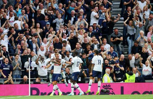 伤势已恢复95%，郑钦文回应复出时间，练左手发球？对自己太狠了