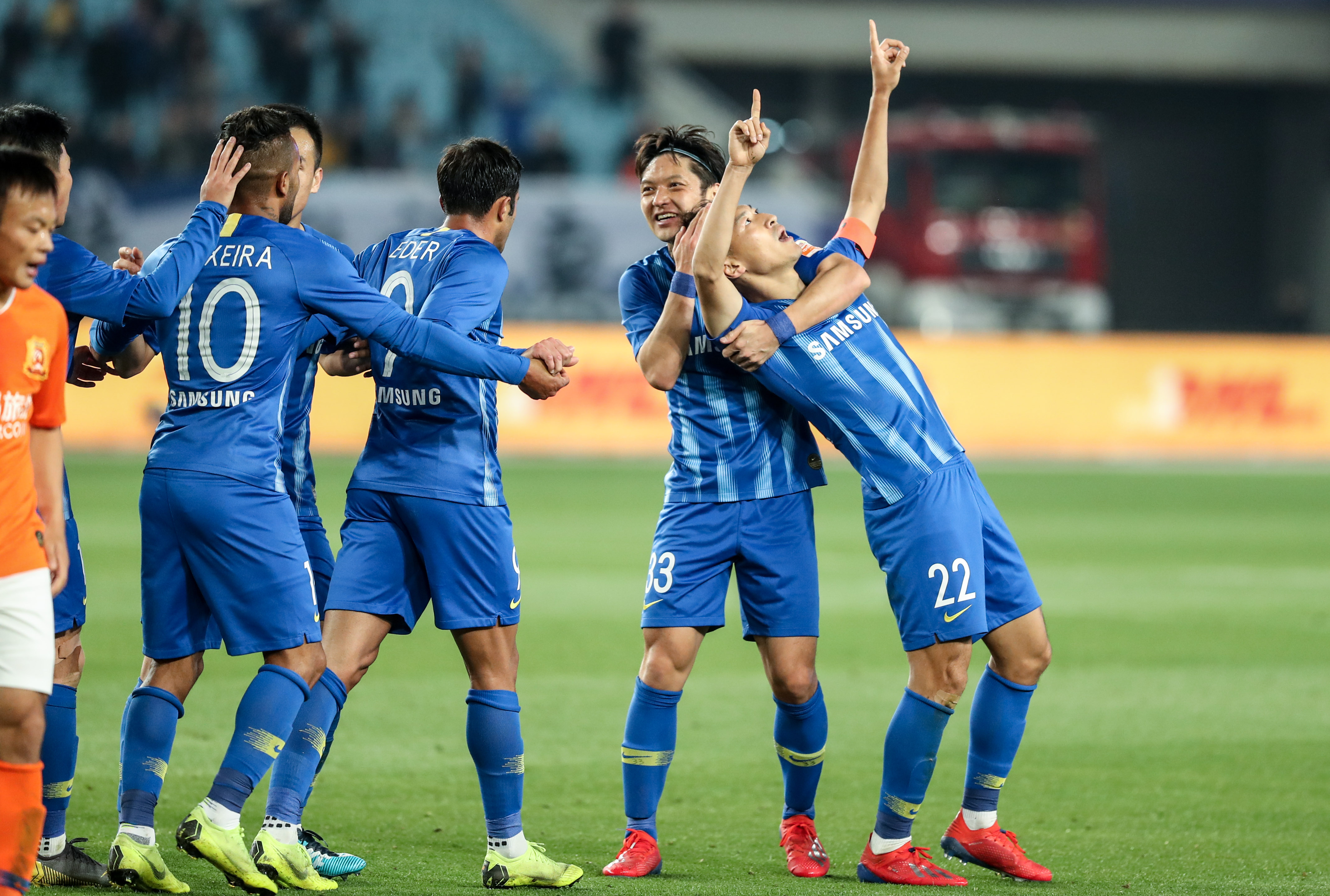 江苏省体育代表团到访西甲联盟，双方在马德里举行正式会谈（江苏省体育代表团拜会西甲联盟，双方在马德里展开正式会谈）