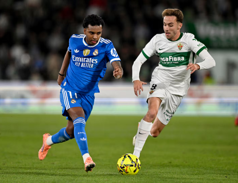 勇士官方：格林扭伤右脚，本场比赛不会回归