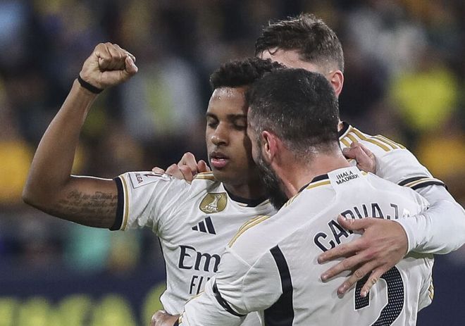 鲁尼：赖斯的表现不可思议，他未来会接替凯恩成为英格兰队长（鲁尼盛赞赖斯：表现惊艳，未来将接班凯恩出任英格兰队长）