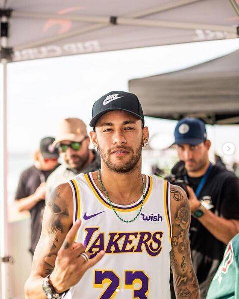 利雅得胜利2-1逆转费哈，C罗双响+补时第14分钟点射绝杀