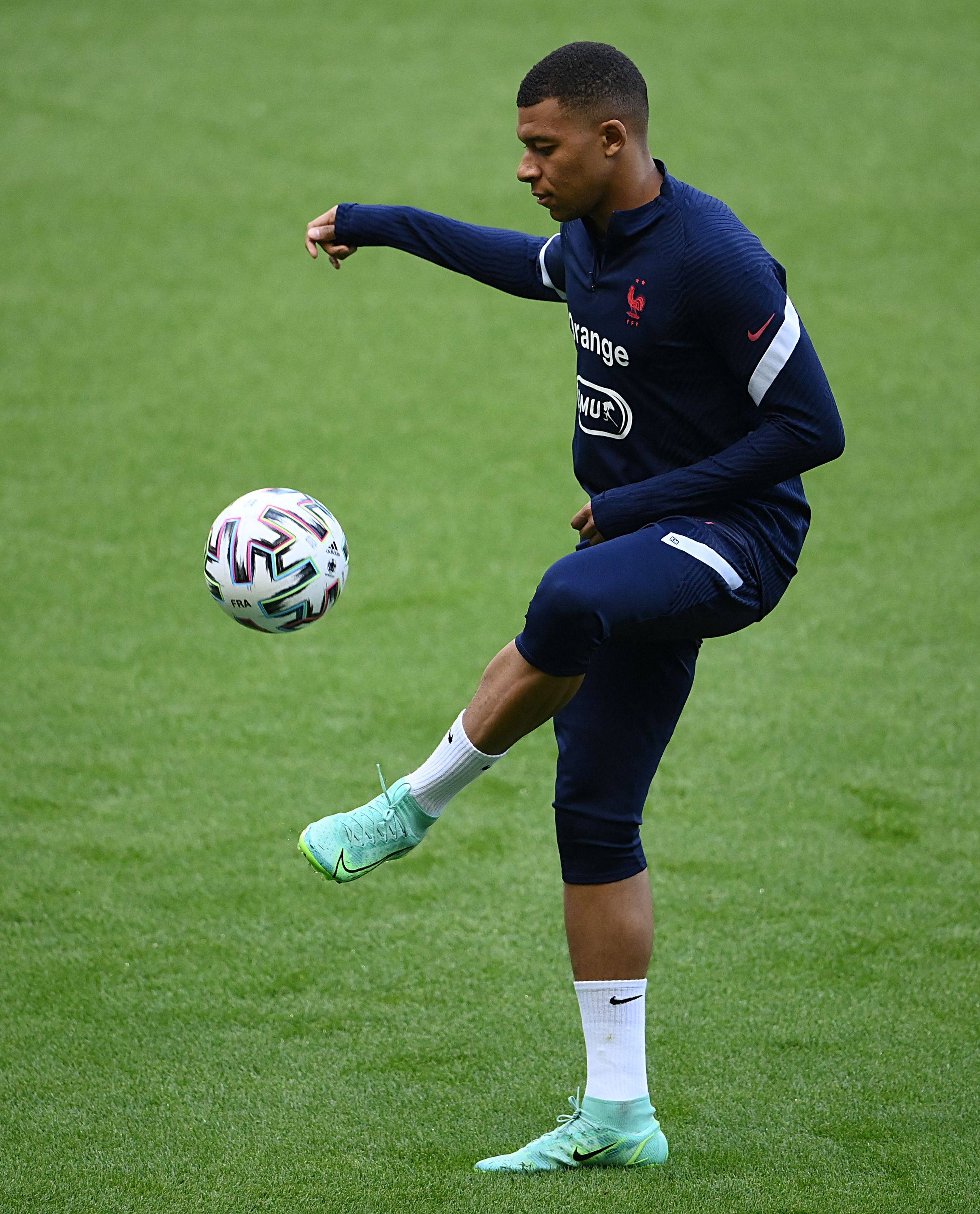 内托：丢球或许是因为注意力有点不集中，我们想赢得冠军奖杯（内托：失球可能源于注意力不集中，我们志在夺冠）