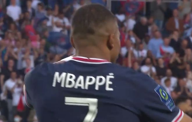 赖特：贝林厄姆让某些人害怕，外界没准备好迎接这种黑人巨星（赖特：贝林厄姆令部分人不安，外界尚未准备好迎接这样的黑人巨星）