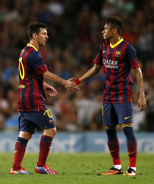 2025中超助攻榜：纳萨里奥、克雷桑9次并列第一，韦世豪8次（2025中超助攻榜：纳萨里奥、克雷桑以9助并列榜首，韦世豪8助紧追其后）