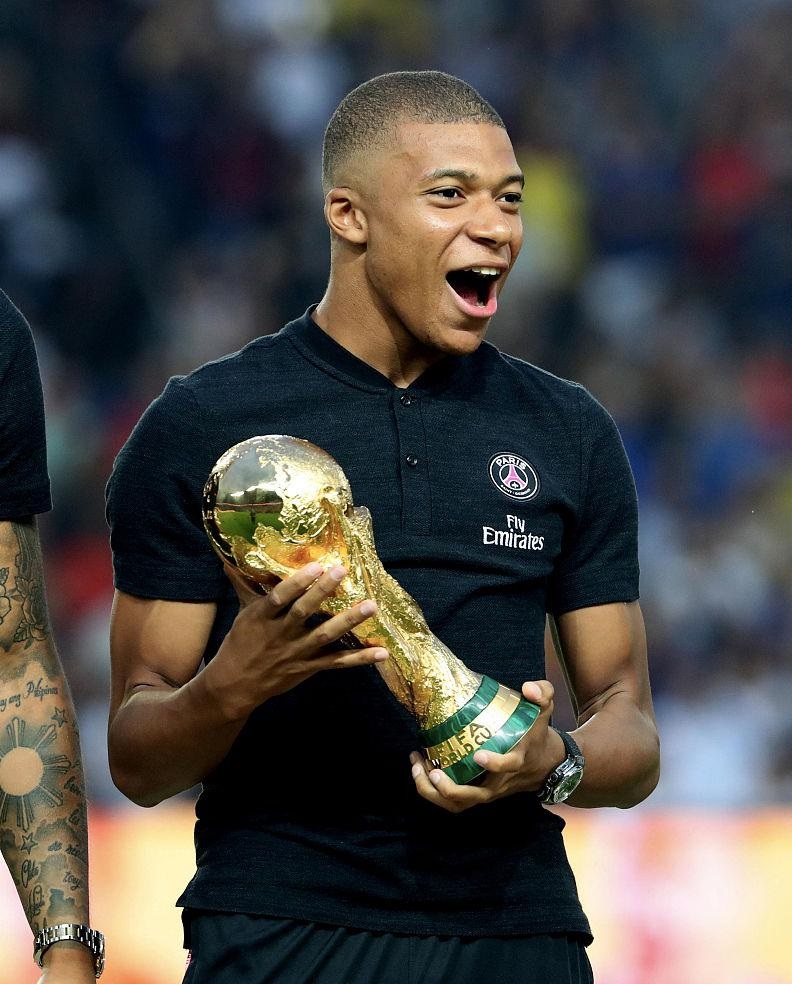 米体：斯帕莱蒂满意尤文的阵容，他相信他们能争意甲冠军（米兰体育报：斯帕莱蒂看好尤文阵容，称其有实力冲击意甲桂冠）