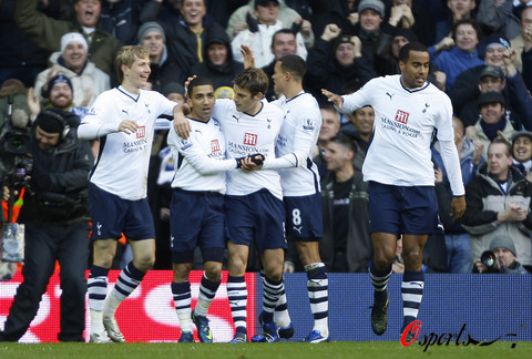 半场战报：美因茨0-1佛罗伦萨，佐姆破门