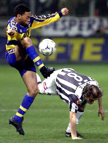 足球中超球队节奏偏慢遭质疑