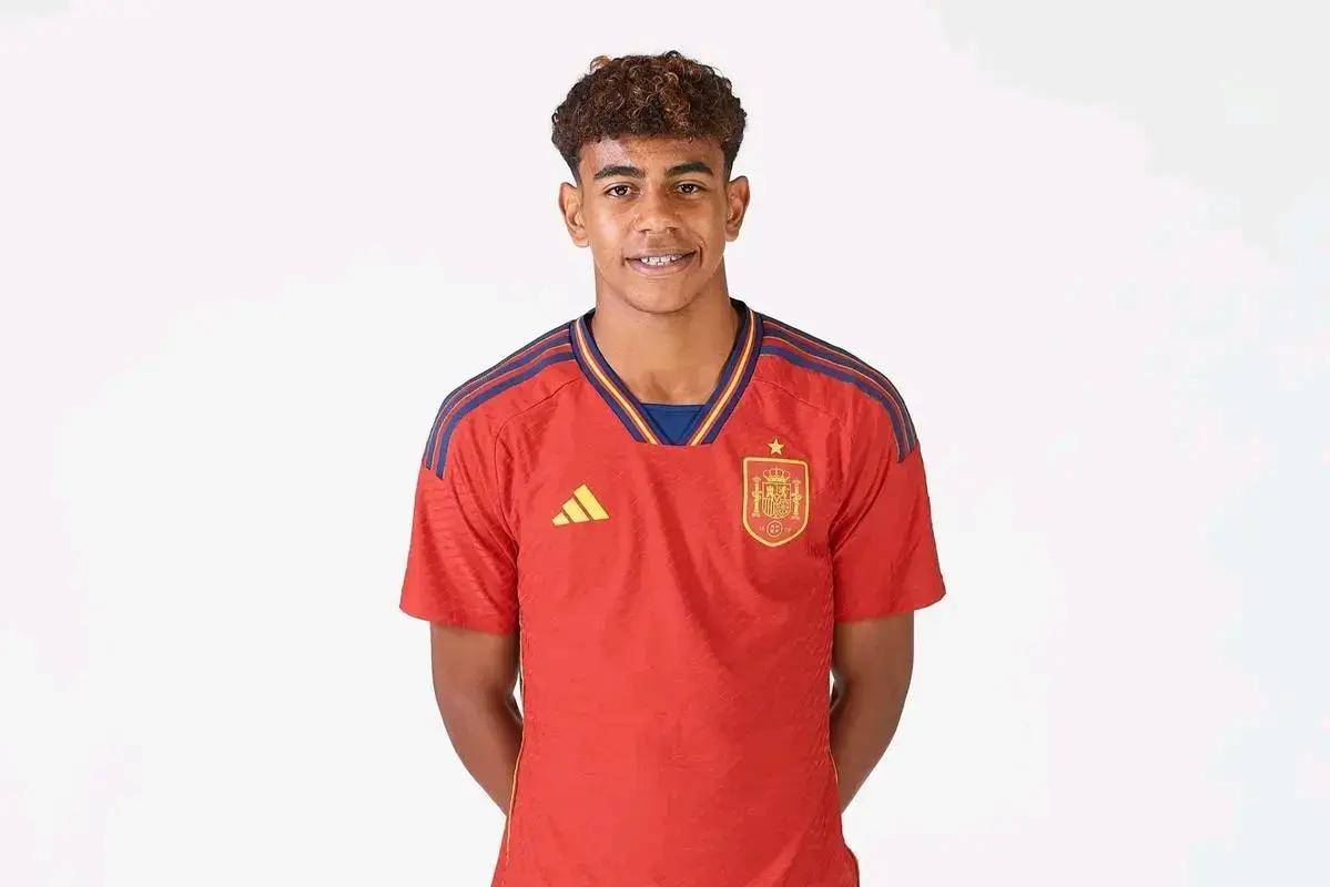 U17亚洲杯半场：帅惟浩双响，万项点射，中国暂3-0巴林（U17亚洲杯半场战报：帅惟浩梅开二度，万项点球破门，中国3-0领先巴林）