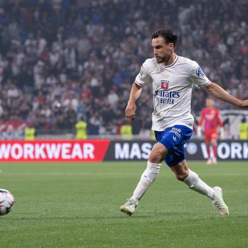 2025／26赛季英超：雪上加霜！曼联核心三人伤缺水晶宫硬仗（英超2025／26：曼联三大核心伤停，水晶宫恶战前再遭打击）